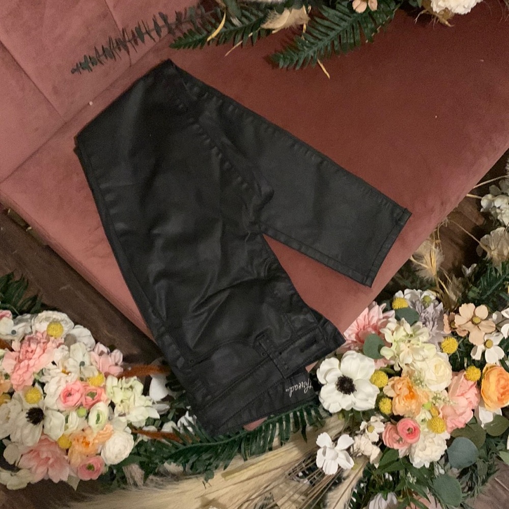 Faux leather skinny jeans